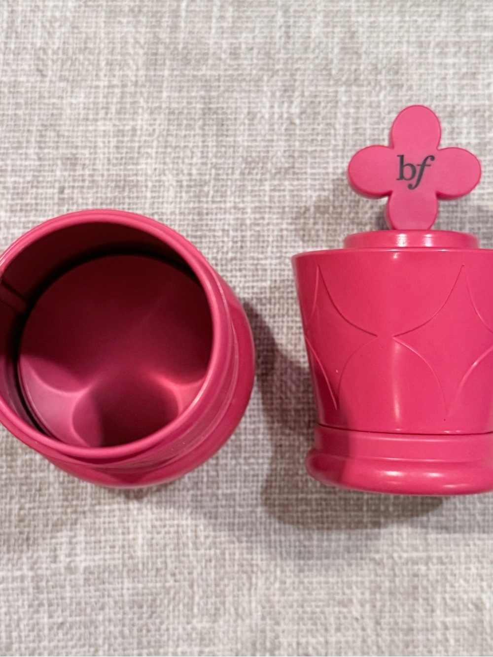 Limited Edition Benefit Pink & Red Chess 2-Piece Makeup Brush Gift Holders Set - Picture 3 of 5